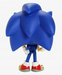 Funko Pop! Games: SONIC With EMERALD Figure #284 W/ Protector