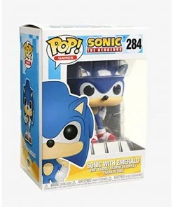 Funko Pop! Games: SONIC With EMERALD Figure #284 W/ Protector