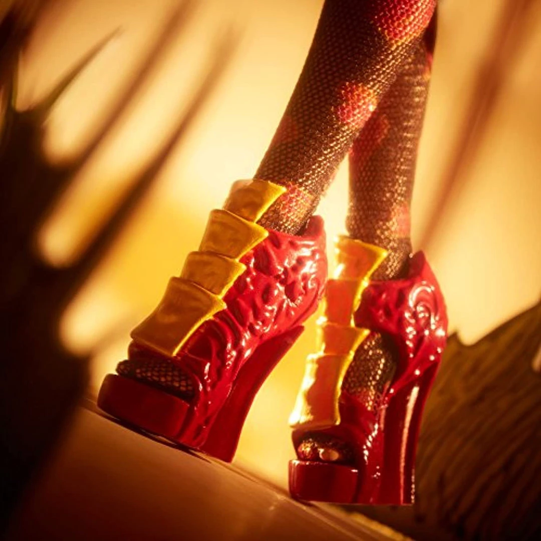 MATTEL Ever After High LIZZIE HEARTS Ever After ROYAL Doll ORIGINAL RELEASE 12 MATTEL Ever After High LIZZIE HEARTS Ever After ROYAL Doll ORIGINAL RELEASE