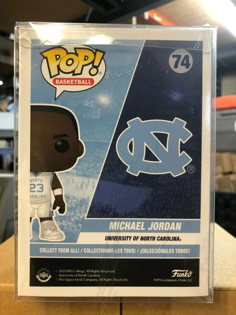 Funko POP! MICHAEL JORDAN University North Carolina Away #74 W/ Protector 4 Funko POP! MICHAEL JORDAN University North Carolina Away #74 W/ Protector