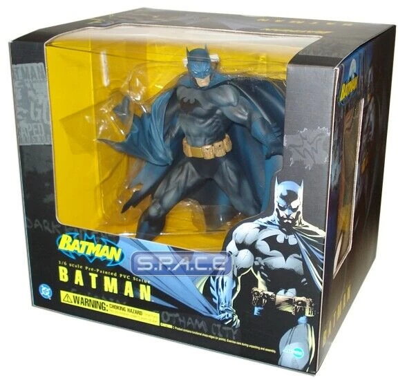 DC Comics KOTOBUKIYA ARTFX 1/6 Scale Pre-Painted PVC Batman Statue Blue Edition 3 DC Comics KOTOBUKIYA ARTFX 1/6 Scale Pre-Painted PVC Batman Statue Blue Edition