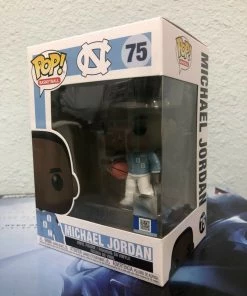 Funko POP! University Of North Carolina MICHEAL JORDAN Warm Up #75 W/ Protector