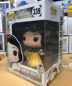 Funko POP! Disney SNOW WHITE Figure #339 W/ Protector