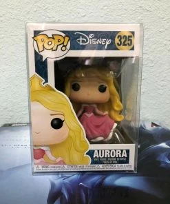 Funko POP! Disney AURORA Pink Dress Figure #325 W/ Protector