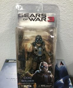 Action Figures NECA Gears Of War 3 COG SOLDIER W/ Retro Lancer 7" Action Figure
