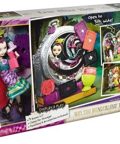 Ever After High Way Too Wonderland High And Raven Queen Playset CJC40-CO Dolls