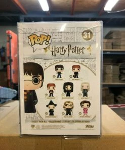 Funko POP! Harry Potter HARRY POTTER With Hedwig Figure #31 W/ Protector