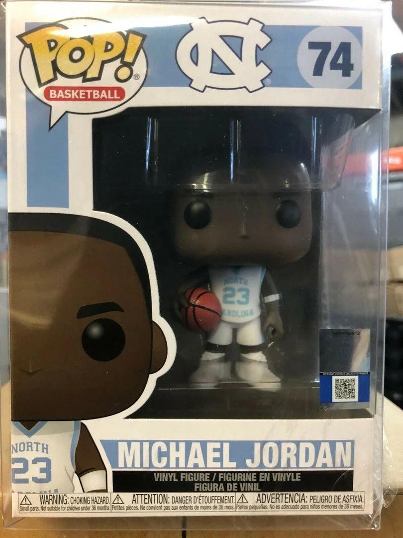 Funko POP! MICHAEL JORDAN University North Carolina Away #74 W/ Protector 3 Funko POP! MICHAEL JORDAN University North Carolina Away #74 W/ Protector