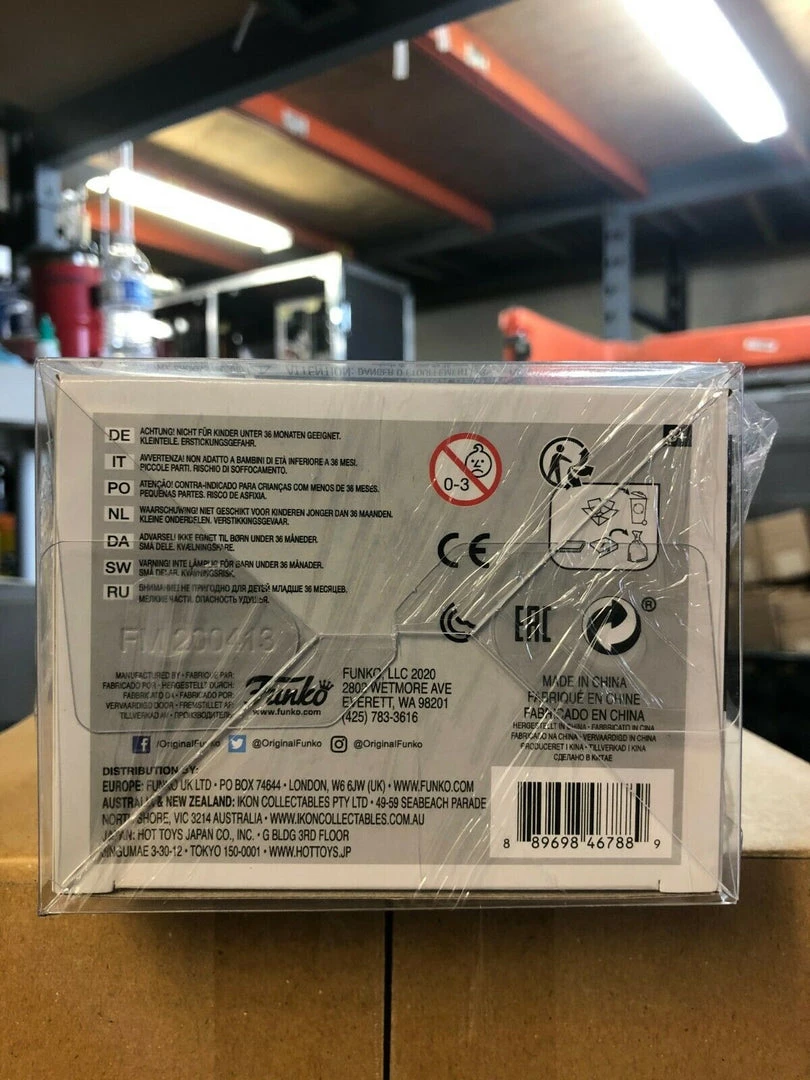 Funko POP! MICHAEL JORDAN University North Carolina Away #74 W/ Protector 5 Funko POP! MICHAEL JORDAN University North Carolina Away #74 W/ Protector