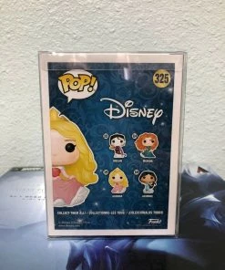 Funko POP! Disney AURORA Pink Dress Figure #325 W/ Protector
