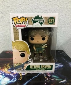 Funko POP! TV: Australia Zoo STEVE IRWIN Figure #921 W/ Protector