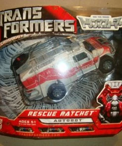 Takara Tomy Transformers: Voyager Class Rescue Ratchet Figure NEW