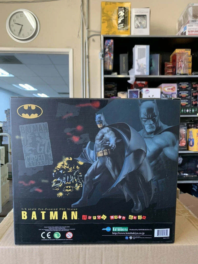 DC Comics KOTOBUKIYA ARTFX 1/6 Scale Pre-Painted PVC Batman Statue Blue Edition 6 DC Comics KOTOBUKIYA ARTFX 1/6 Scale Pre-Painted PVC Batman Statue Blue Edition